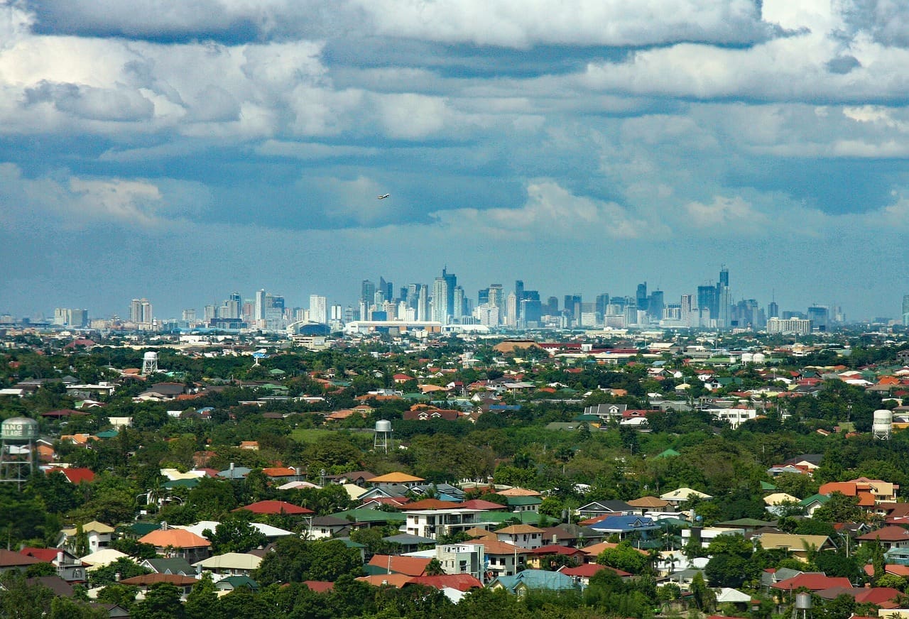 A picture of Manila with it's skyline in the background.