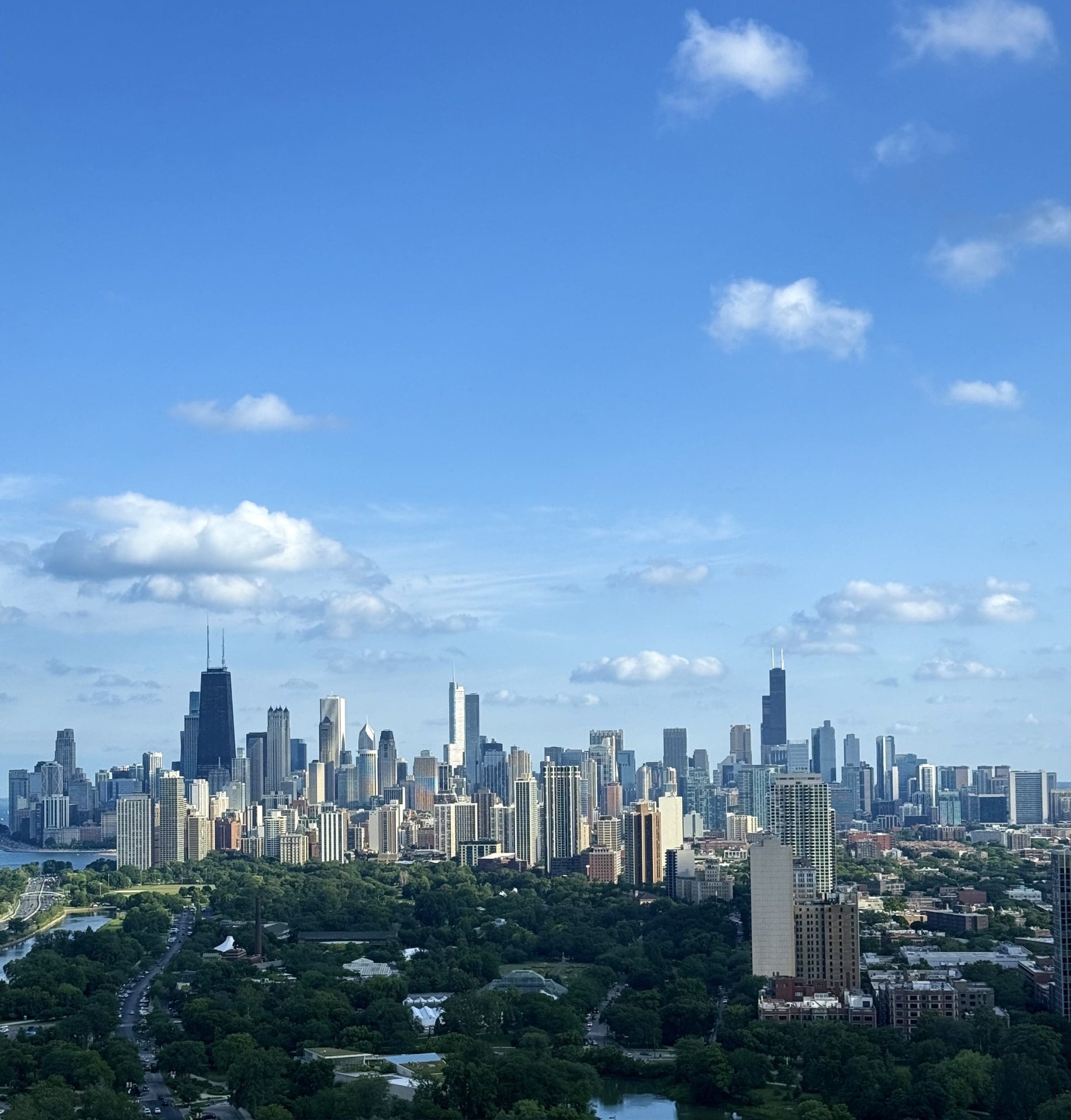 An image of the Chicago skyline looking south.
